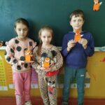 іграшка з картону